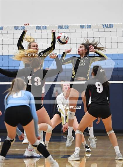 Thumbnail 2 in Rocky Mountain vs. Rock Canyon (CHSAA 5A Region 4) photogallery.