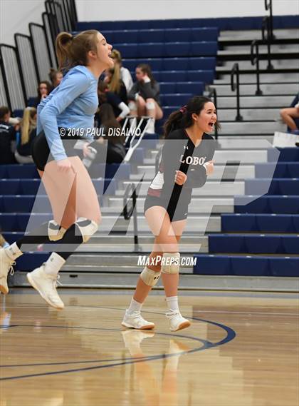 Thumbnail 1 in Rocky Mountain vs. Rock Canyon (CHSAA 5A Region 4) photogallery.