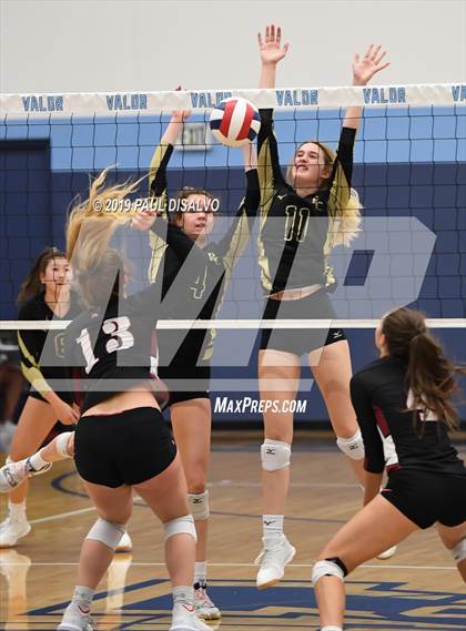 Thumbnail 1 in Rocky Mountain vs. Rock Canyon (CHSAA 5A Region 4) photogallery.