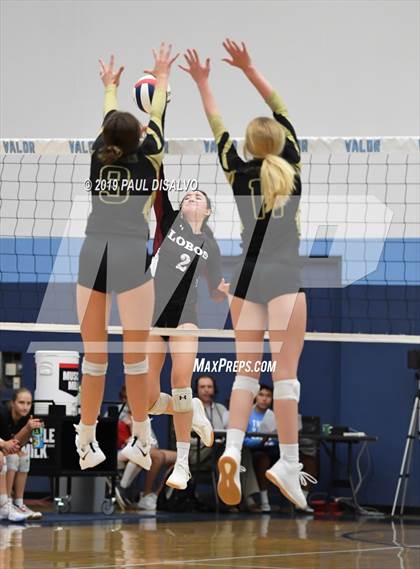 Thumbnail 1 in Rocky Mountain vs. Rock Canyon (CHSAA 5A Region 4) photogallery.