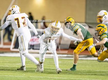 Thumbnail 1 in Simi Valley vs. Edison (CIF SS Division 3 Championship) photogallery.