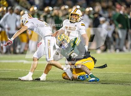 Thumbnail 3 in Simi Valley vs. Edison (CIF SS Division 3 Championship) photogallery.