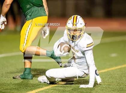 Thumbnail 3 in Simi Valley vs. Edison (CIF SS Division 3 Championship) photogallery.