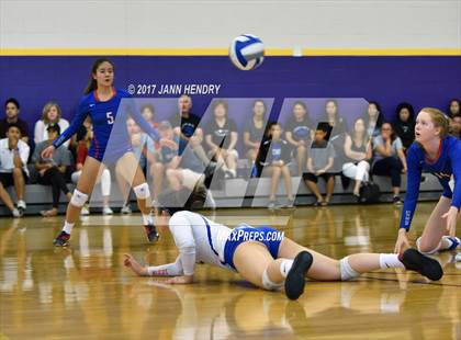 Thumbnail 3 in St. Ignatius vs. 'Iolani (Durango Fall Classic) photogallery.