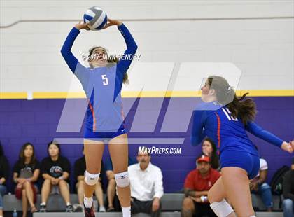 Thumbnail 2 in St. Ignatius vs. 'Iolani (Durango Fall Classic) photogallery.