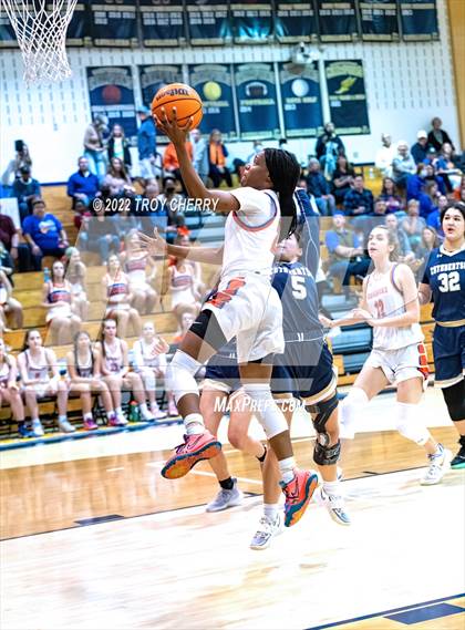 Thumbnail 3 in Marvin Ridge vs. Cuthbertson photogallery.