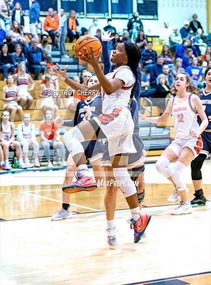 Thumbnail 2 in Marvin Ridge vs. Cuthbertson photogallery.