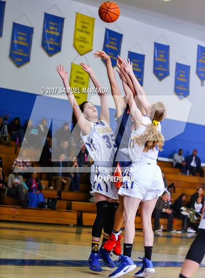 Thumbnail 3 in Chaminade vs. Agoura (El Camino Real Holiday Tournament) photogallery.