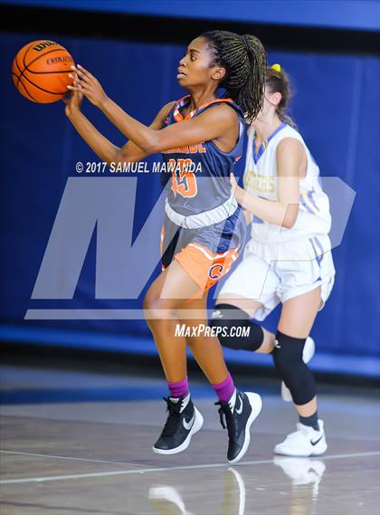 Thumbnail 2 in Chaminade vs. Agoura (El Camino Real Holiday Tournament) photogallery.