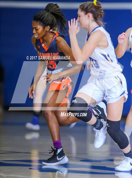 Thumbnail 1 in Chaminade vs. Agoura (El Camino Real Holiday Tournament) photogallery.