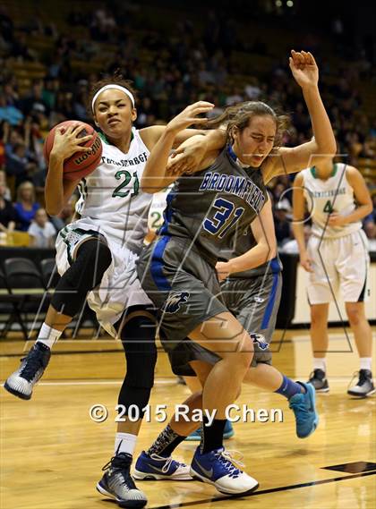 Thumbnail 2 in Broomfield vs. ThunderRidge (CHSAA 5A Final) photogallery.