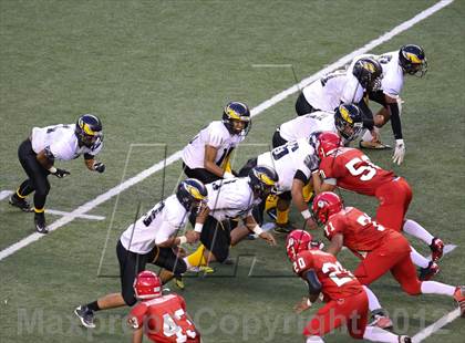 Thumbnail 2 in Lahainaluna vs. Nanakuli (HHSAA D2 Semifinal) photogallery.