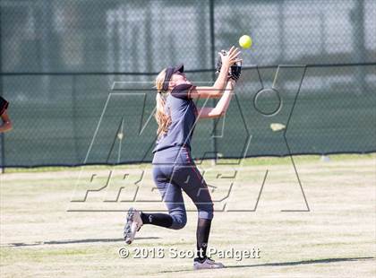 Thumbnail 3 in Great Oak vs. Huntington Beach photogallery.