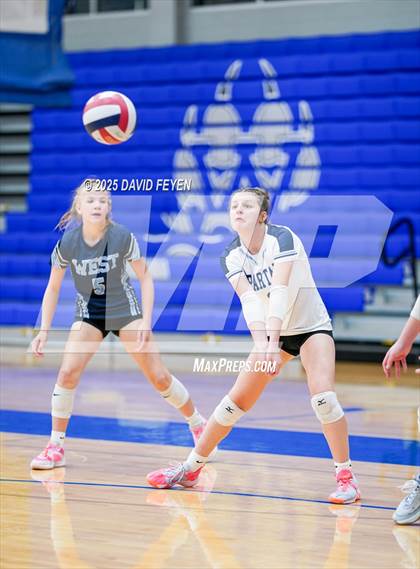 Thumbnail 3 in JV: Kettle Moraine vs West Bend West (Waukesha West GVB JV1 Invitational) photogallery.