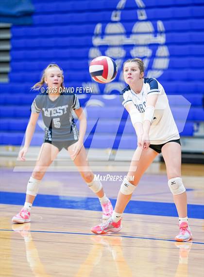Thumbnail 3 in JV: Kettle Moraine vs West Bend West (Waukesha West GVB JV1 Invitational) photogallery.
