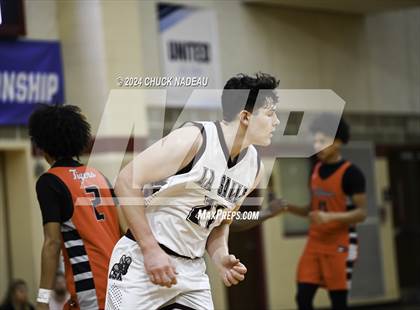 Thumbnail 2 in La Salle Academy vs. Tolman (RIIL Elite 8) photogallery.