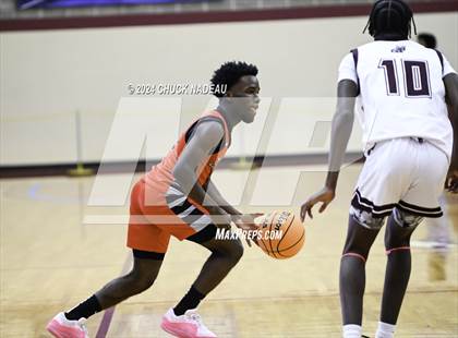 Thumbnail 2 in La Salle Academy vs. Tolman (RIIL Elite 8) photogallery.