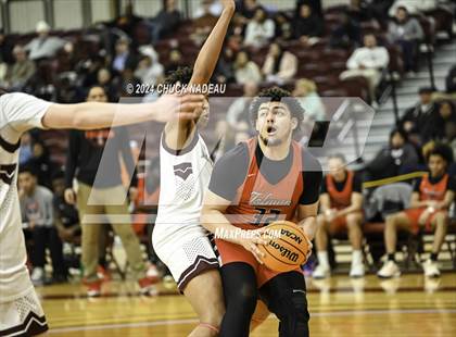 Thumbnail 1 in La Salle Academy vs. Tolman (RIIL Elite 8) photogallery.