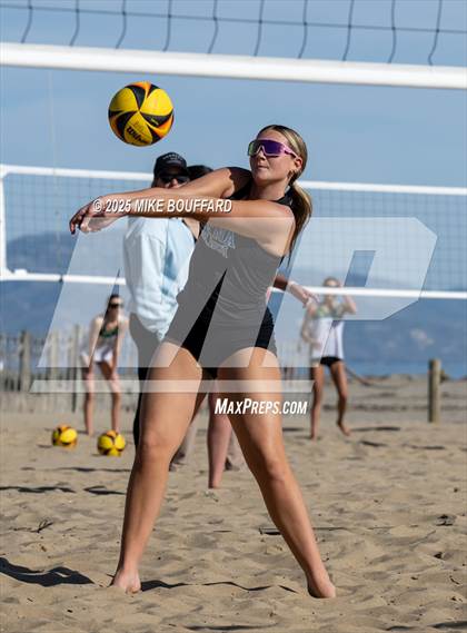 Thumbnail 2 in Buena @ Santa Barbara photogallery.