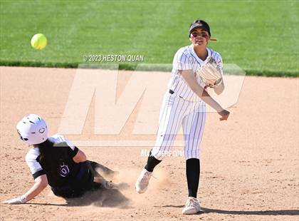 Thumbnail 2 in Vasquez vs. Hart (Alan Dugard Classic) photogallery.