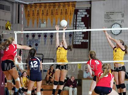 Thumbnail 1 in Las Lomas vs. Campolindo photogallery.