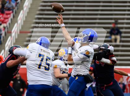 Thumbnail 2 in Springville vs. Orem (UHSAA 5A Semifinal) photogallery.