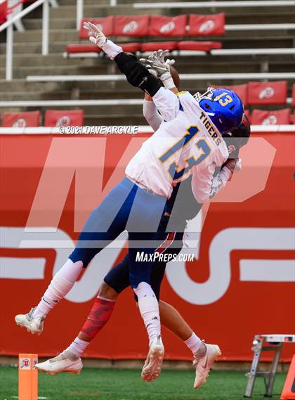 Thumbnail 3 in Springville vs. Orem (UHSAA 5A Semifinal) photogallery.