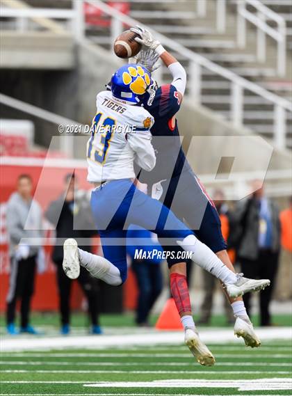 Thumbnail 2 in Springville vs. Orem (UHSAA 5A Semifinal) photogallery.