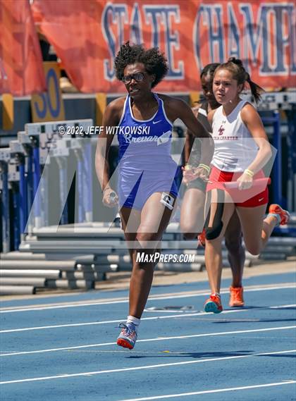 Thumbnail 1 in NCHSAA 2A/3A Track Championships photogallery.