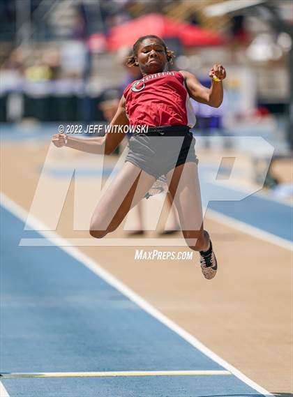 Thumbnail 3 in NCHSAA 2A/3A Track Championships photogallery.
