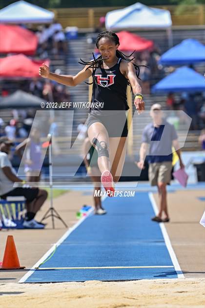 Thumbnail 3 in NCHSAA 2A/3A Track Championships photogallery.