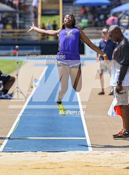 Thumbnail 3 in NCHSAA 2A/3A Track Championships photogallery.