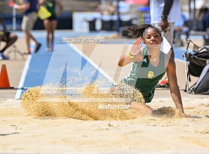Thumbnail 2 in NCHSAA 2A/3A Track Championships photogallery.