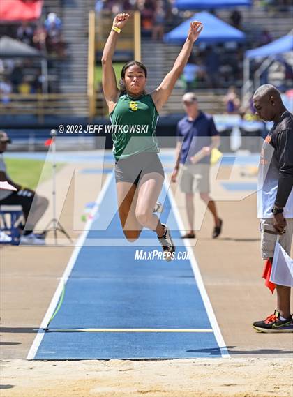 Thumbnail 3 in NCHSAA 2A/3A Track Championships photogallery.