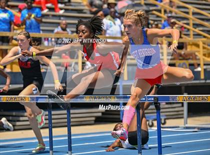 Thumbnail 1 in NCHSAA 2A/3A Track Championships photogallery.