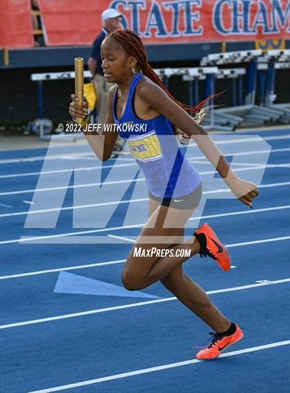 Thumbnail 3 in NCHSAA 2A/3A Track Championships photogallery.