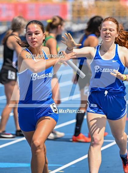 Thumbnail 3 in NCHSAA 2A/3A Track Championships photogallery.
