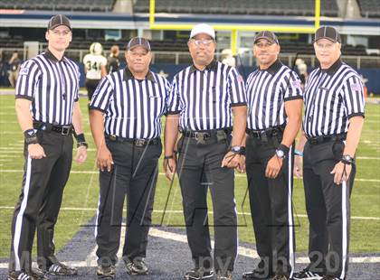 Thumbnail 1 in Trinity vs Carroll (UIL 5A Regional Playoff) photogallery.