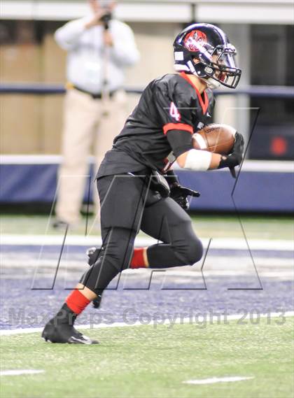 Thumbnail 3 in Trinity vs Carroll (UIL 5A Regional Playoff) photogallery.