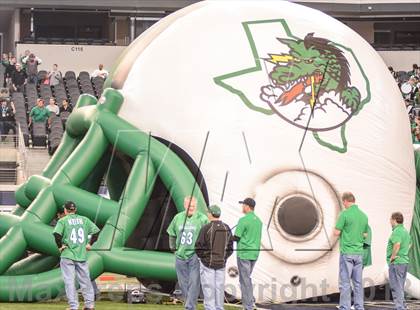 Thumbnail 2 in Trinity vs Carroll (UIL 5A Regional Playoff) photogallery.