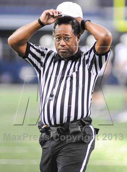 Thumbnail 2 in Trinity vs Carroll (UIL 5A Regional Playoff) photogallery.