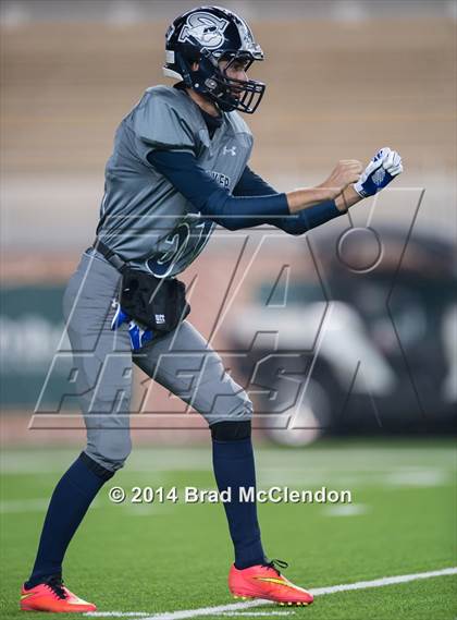 Thumbnail 1 in Shoemaker vs Rowlett (UIL 6A Bi-District Playoff) photogallery.
