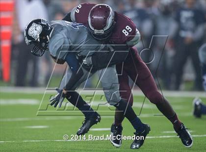 Thumbnail 3 in Shoemaker vs Rowlett (UIL 6A Bi-District Playoff) photogallery.