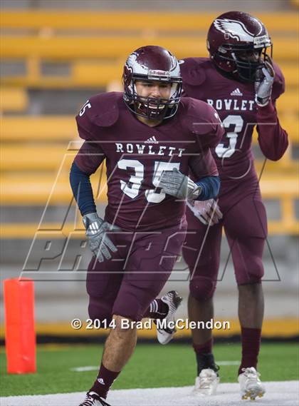 Thumbnail 2 in Shoemaker vs Rowlett (UIL 6A Bi-District Playoff) photogallery.