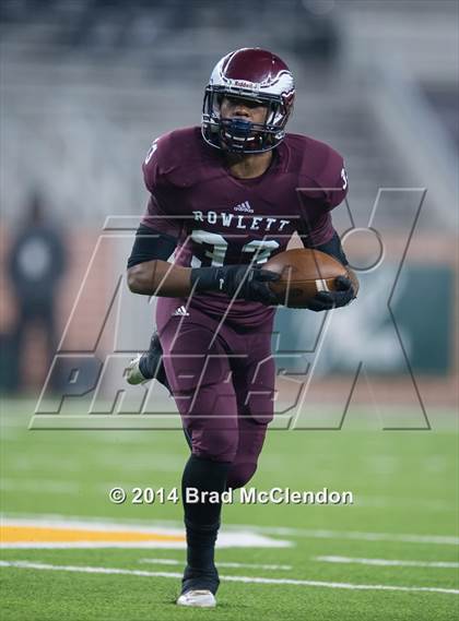 Thumbnail 2 in Shoemaker vs Rowlett (UIL 6A Bi-District Playoff) photogallery.