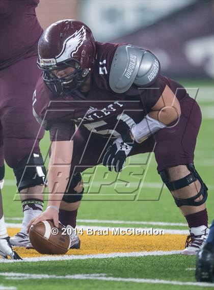 Thumbnail 3 in Shoemaker vs Rowlett (UIL 6A Bi-District Playoff) photogallery.