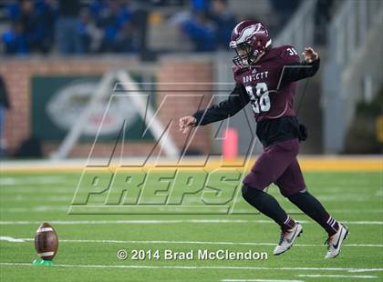 Thumbnail 2 in Shoemaker vs Rowlett (UIL 6A Bi-District Playoff) photogallery.