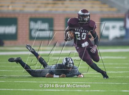 Thumbnail 2 in Shoemaker vs Rowlett (UIL 6A Bi-District Playoff) photogallery.