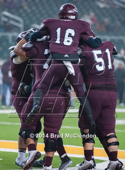 Thumbnail 3 in Shoemaker vs Rowlett (UIL 6A Bi-District Playoff) photogallery.