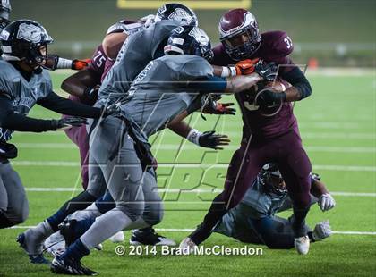 Thumbnail 2 in Shoemaker vs Rowlett (UIL 6A Bi-District Playoff) photogallery.